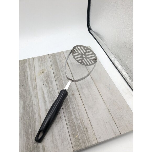 Vintage EKCO Potato Vegetable Masher Faux Wood Handle Utensil 9 1/2" - Picture 4 of 6